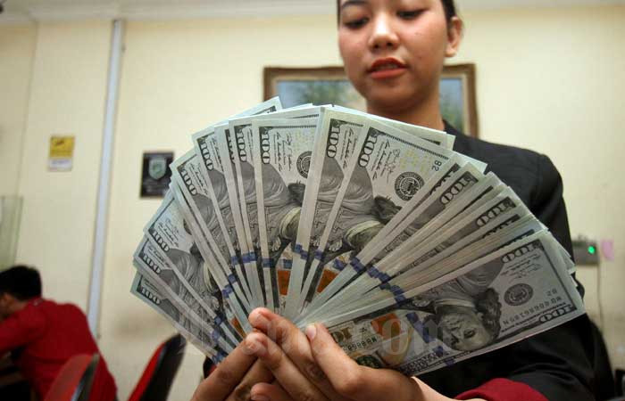 Proyeksi Ekonom: Dolar AS akan Terus Menguat Hingga 2023 Sedangkan Rupiah Sebaliknya